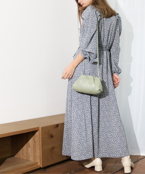 Per sist ence（パーシエンス）の「Per sist ence/パーシエンス　総柄カシュクールワンピース（ワンピース・レディース・ブルー/ブラック・FREE）」の2枚目の写真