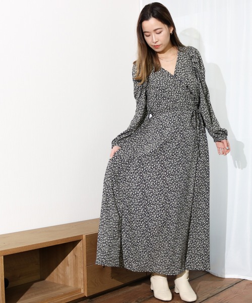 Per sist ence（パーシエンス）の「Per sist ence/パーシエンス　総柄カシュクールワンピース（ワンピース・レディース・ブルー/ブラック・FREE）」の22枚目の写真