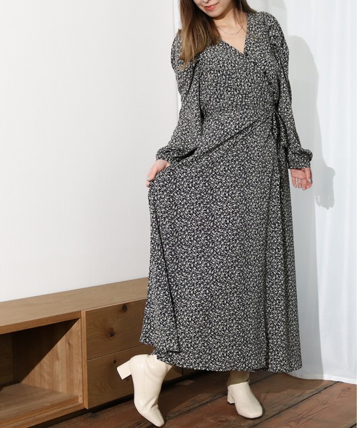 Per sist ence（パーシエンス）の「Per sist ence/パーシエンス　総柄カシュクールワンピース（ワンピース・レディース・ブルー/ブラック・FREE）」の21枚目の写真