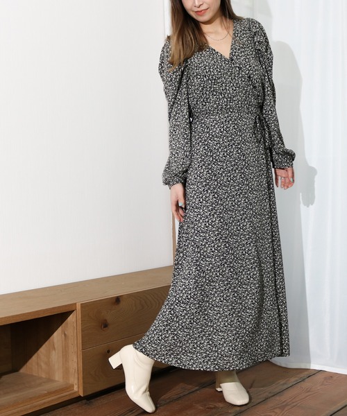 Per sist ence（パーシエンス）の「Per sist ence/パーシエンス　総柄カシュクールワンピース（ワンピース・レディース・ブルー/ブラック・FREE）」の20枚目の写真