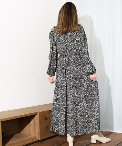 Per sist ence（パーシエンス）の「Per sist ence/パーシエンス　総柄カシュクールワンピース（ワンピース・レディース・ブルー/ブラック・FREE）」の17枚目の写真