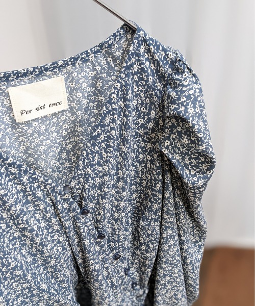 Per sist ence（パーシエンス）の「Per sist ence/パーシエンス　総柄カシュクールワンピース（ワンピース・レディース・ブルー/ブラック・FREE）」の9枚目の写真