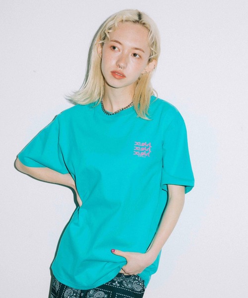 X-girl(エックスガール)の「GLOW LOGO S/S TEE(Tシャツ/カットソー・レディース・ホワイト/ブラック/ライトパープル/グリーン・S/M/L/XL)」の10枚目の写真