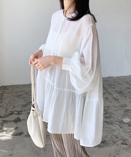 LIAN（リアン）の「ボリュームスリーブティアードブラウス（シャツ