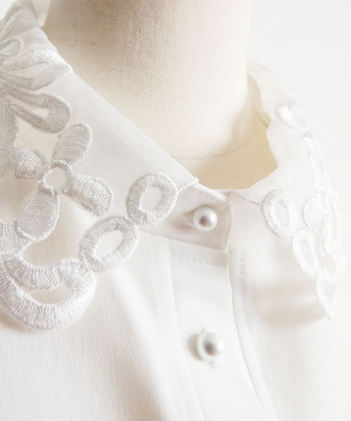 tocco closet（トッコ クローゼット）の「カットワークフラワー