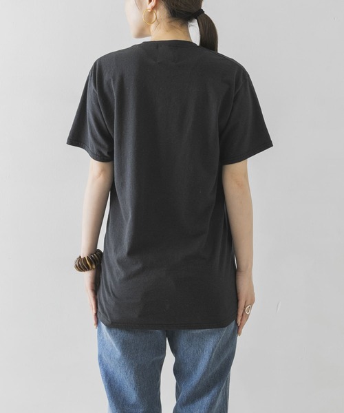 URBAN RESEARCH（アーバンリサーチ）の「Vintage ロゴTシャツ（Tシャツ/カットソー・レディース・ブラック/ネイビー/オフホワイト・FREE）」の15枚目の写真