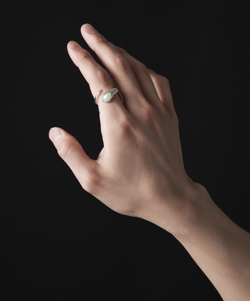 ADRER（アドラー）の「【ADRER】The Pearl ring/パールリング（リング・メンズ・シルバー・#19/#15）」の8枚目の写真