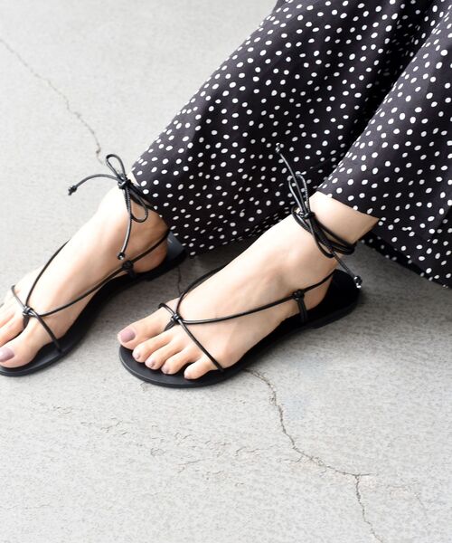 SHIPS（シップス）の「NICOLAS LAINAS:レースアップサンダル（サンダル・レディース・ベージュ/ブラック・37/39/38/36）」の10枚目の写真