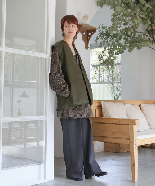 select MOCA（セレクトモカ）の「フェイクレザージャケットベスト