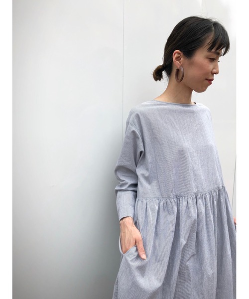 BEARDSLEY（ビアズリー）の「細コードハオリワンピース（ワンピース・レディース・グレー・1/0）」の4枚目の写真
