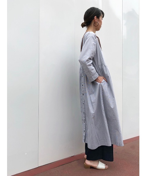 BEARDSLEY（ビアズリー）の「細コードハオリワンピース（ワンピース・レディース・グレー・1/0）」の6枚目の写真