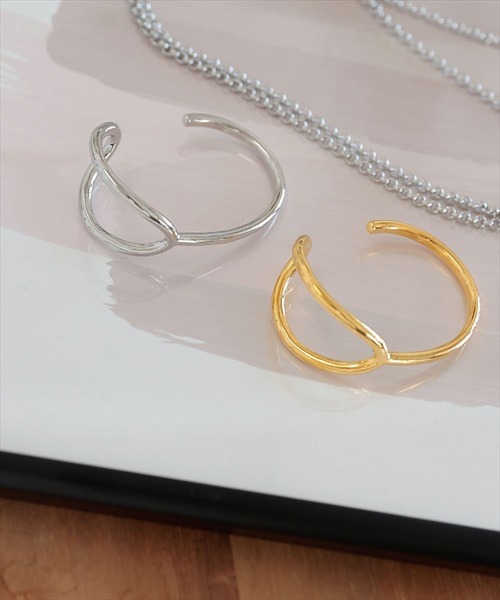 DONOBAN（ドノバン）の「ニュアンスバングル（ブレスレット・レディース・ゴールド/シルバー・F）」の4枚目の写真