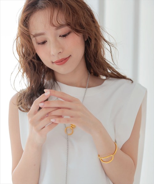 DONOBAN（ドノバン）の「ニュアンスバングル（ブレスレット・レディース・ゴールド/シルバー・F）」の6枚目の写真