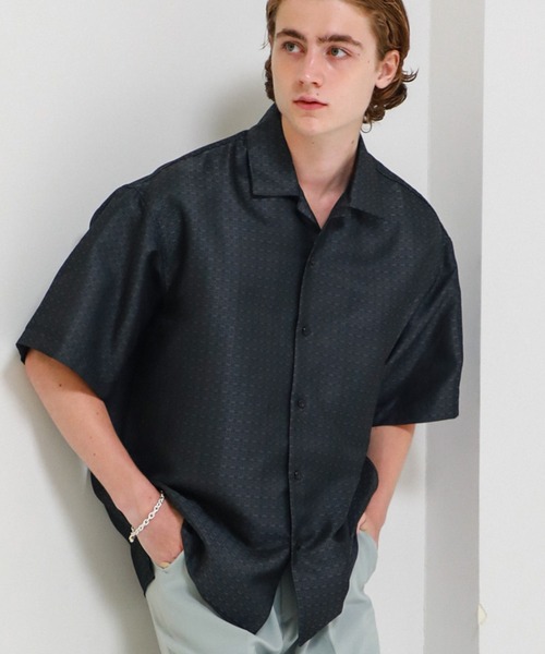 BESPOKE TOKYO(ビスポークトウキョウ)の「【BESPOKE TOKYO】CRAVATE JACQUARD S/S SHIRT(シャツ/ブラウス・メンズ・ライトブルーグレー/グレイッシュベージュ/ブラック/バーガンディー・3/1/2)」の3枚目の写真