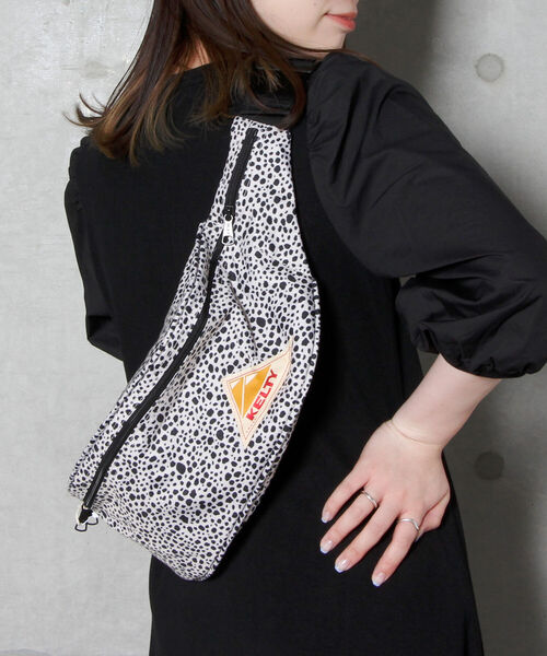 FREDY&GLOSTER（フレディアンドグロスター）の「【KELTY/ケルティ】DPミニファニーバッグ Dal（ショルダーバッグ・レディース・ホワイト系その他2/ブラック系その他・FREE）」の2枚目の写真