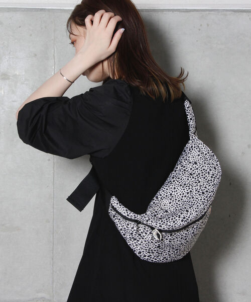 FREDY&GLOSTER（フレディアンドグロスター）の「【KELTY/ケルティ】DPミニファニーバッグ Dal（ショルダーバッグ・レディース・ホワイト系その他2/ブラック系その他・FREE）」の5枚目の写真