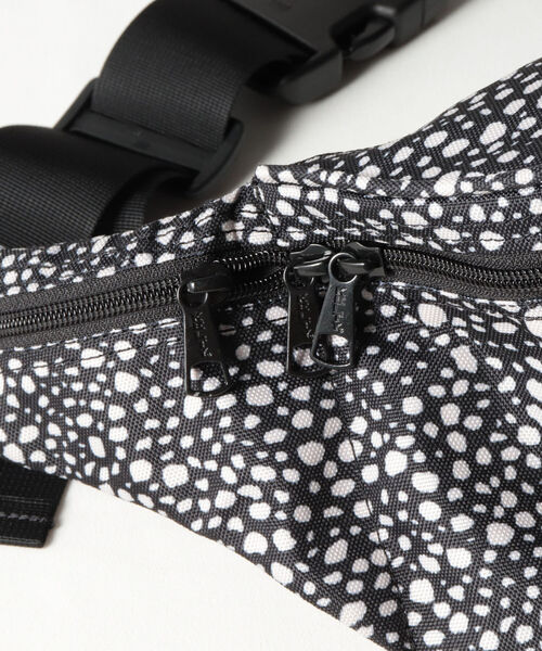 FREDY&GLOSTER（フレディアンドグロスター）の「【KELTY/ケルティ】DPミニファニーバッグ Dal（ショルダーバッグ・レディース・ホワイト系その他2/ブラック系その他・FREE）」の8枚目の写真