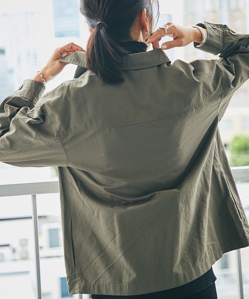 RIVE DROITE（リヴドロワ）の「程よい女性らしさが魅力　ミリタリーシャツ（シャツ/ブラウス・レディース・ネイビー/カーキ・FREE）」の4枚目の写真