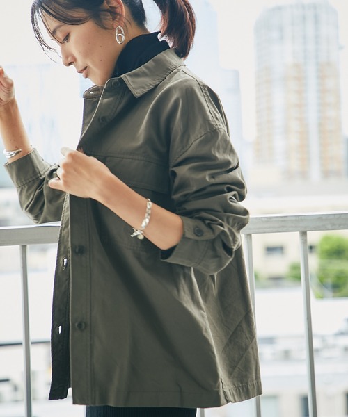RIVE DROITE（リヴドロワ）の「程よい女性らしさが魅力　ミリタリーシャツ（シャツ/ブラウス・レディース・ネイビー/カーキ・FREE）」の8枚目の写真