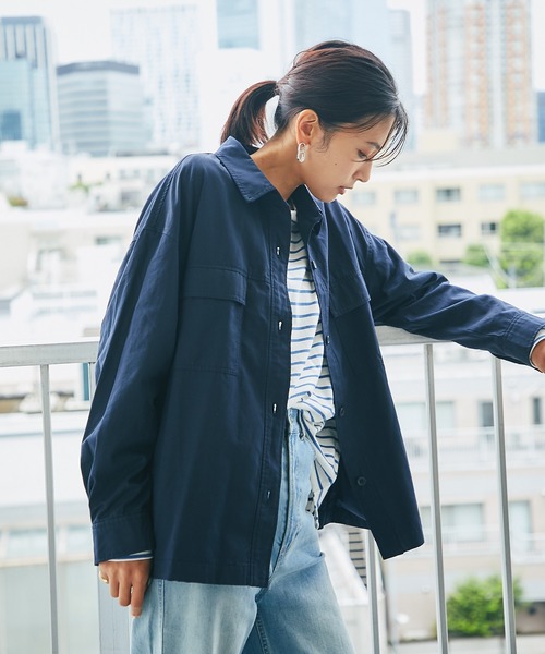 RIVE DROITE（リヴドロワ）の「程よい女性らしさが魅力　ミリタリーシャツ（シャツ/ブラウス・レディース・ネイビー/カーキ・FREE）」の3枚目の写真