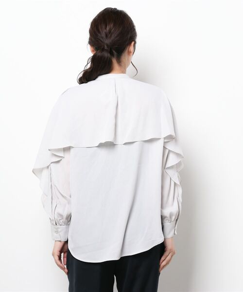 Te chichi（テチチ）の「ケープ風ラッフルブラウス（シャツ/ブラウス・レディース・ライトベージュ/ピンク/グレー・ﾌﾘ-）」の4枚目の写真