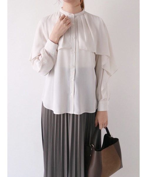 Te chichi（テチチ）の「ケープ風ラッフルブラウス（シャツ/ブラウス・レディース・ライトベージュ/ピンク/グレー・ﾌﾘ-）」の2枚目の写真