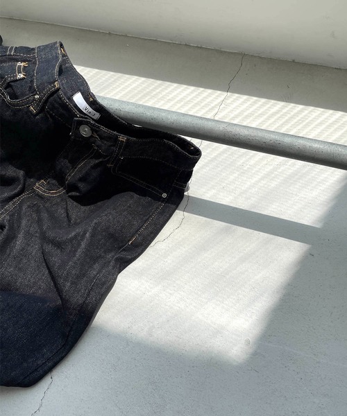 CANAL JEAN(キャナルジーン)の「via j(ヴィアジェイ) indigoストレートデニムパンツ(デニムパンツ・レディース・インディゴブルー・SMALL/MEDIUM)」の4枚目の写真