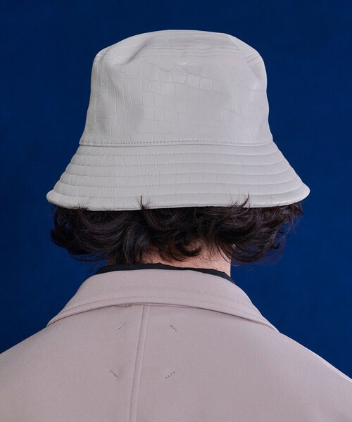 UNITED TOKYO（ユナイテッドトウキョウ）の「Emboss synthetic leather バケッタハット（ハット・メンズ・ブラック/アイボリー・FREE）」の5枚目の写真