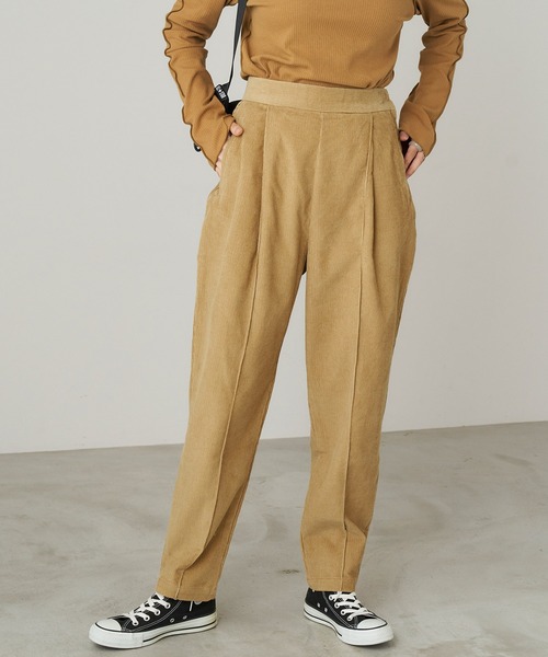 Chaco closet(チャコ クローゼット)の「コーデュロイテーパードパンツ(その他パンツ・レディース・ベージュ/ブラウン/ミント/ライトベージュ/テラコッタ・FREE)」の1枚目の写真