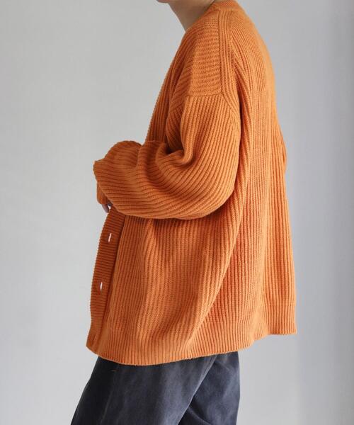 coen by Mr.SZK（コーエンバイミスタースズキ）の「ドロップショルダールーズカーディガン【coen × Mr.SZK】（カーディガン/ボレロ・メンズ・ベージュ/オレンジ/グレー・SMALL/MEDIUM/LARGE/X-LARGE）」の9枚目の写真