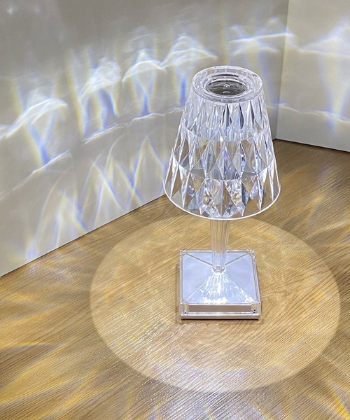 Made in I（メイドインアイ）の「クリスタルカットUSBデスクランプ（照明・レディース・クリア・FREE）」の3枚目の写真