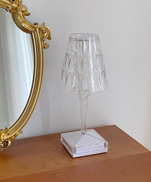 Made in I（メイドインアイ）の「クリスタルカットUSBデスクランプ（照明・レディース・クリア・FREE）」の4枚目の写真