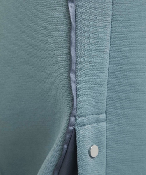 A + TOKYO（エープラストウキョウ）の「フレアスリットパンツ（スラックス・レディース・ライトブルーグレー/オフホワイト・1/2）」の3枚目の写真