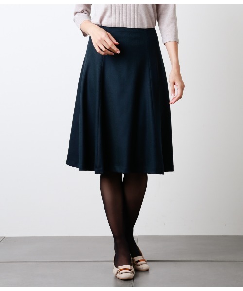 NEWYORKER(ニューヨーカー)の「シャンブレーボタニー 知的サーキュラースカート(スカート・レディース・グリーン系その他3/ダークグレー・7号/13号/11号)」の2枚目の写真