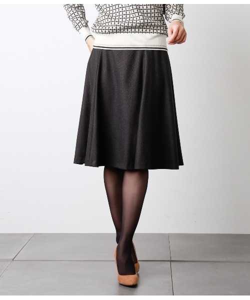 NEWYORKER(ニューヨーカー)の「シャンブレーボタニー 知的サーキュラースカート(スカート・レディース・グリーン系その他3/ダークグレー・7号/13号/11号)」の1枚目の写真