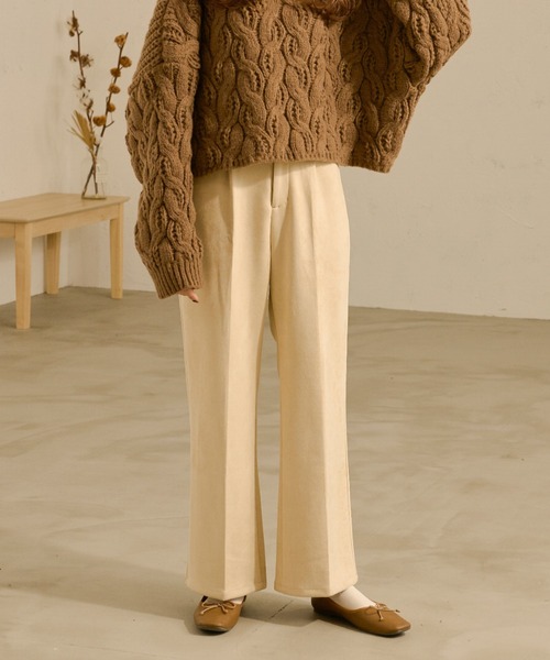Ambre Neige(アンブルネージュ)の「フェイクスウェードセミフレアパンツ/【WEB/EC限定商品】(スラックス・レディース・アイボリー/モカ/ライトブラウン・FREE)」の2枚目の写真