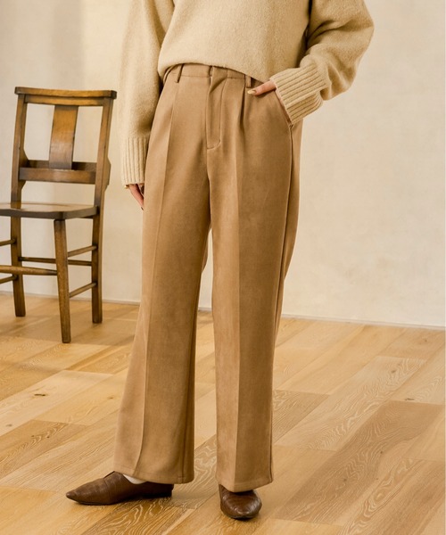 Ambre Neige(アンブルネージュ)の「フェイクスウェードセミフレアパンツ/【WEB/EC限定商品】(スラックス・レディース・アイボリー/モカ/ライトブラウン・FREE)」の3枚目の写真