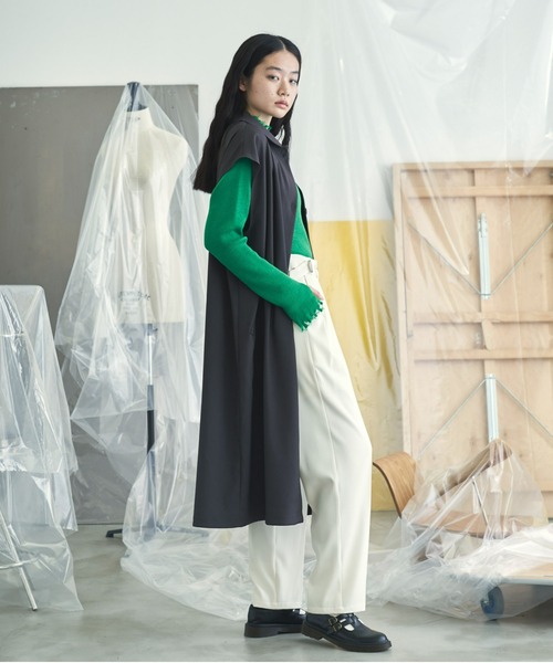 VACANCY(ヴァカンシー)の「トリプルタックテーパードパンツ(その他パンツ・レディース・グリーン/ブラック/ホワイト・LARGE/MEDIUM/SMALL)」の13枚目の写真