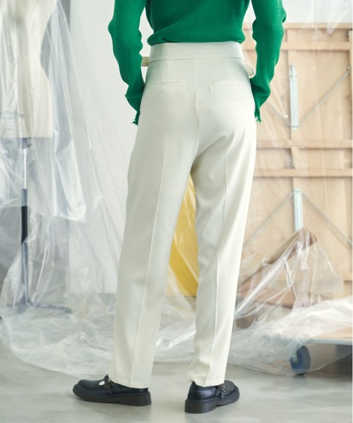 VACANCY(ヴァカンシー)の「トリプルタックテーパードパンツ(その他パンツ・レディース・グリーン/ブラック/ホワイト・LARGE/MEDIUM/SMALL)」の8枚目の写真