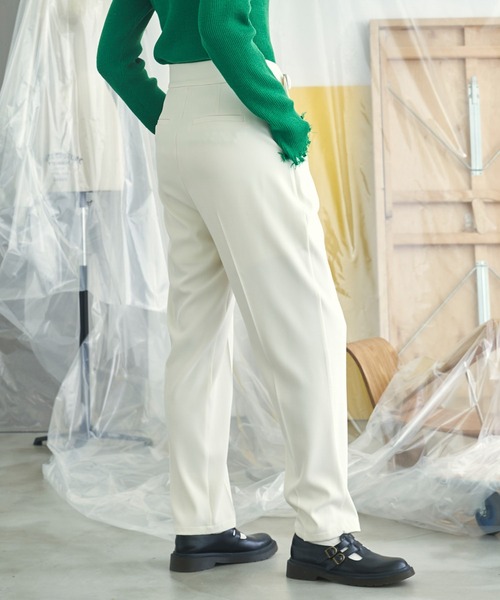 VACANCY(ヴァカンシー)の「トリプルタックテーパードパンツ(その他パンツ・レディース・グリーン/ブラック/ホワイト・LARGE/MEDIUM/SMALL)」の7枚目の写真