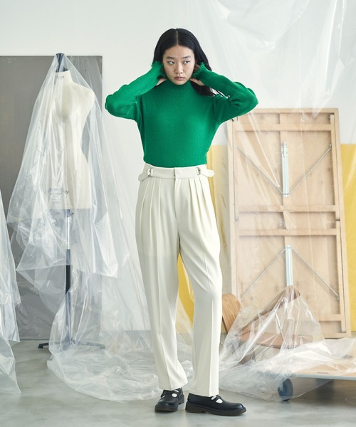 VACANCY(ヴァカンシー)の「トリプルタックテーパードパンツ(その他パンツ・レディース・グリーン/ブラック/ホワイト・LARGE/MEDIUM/SMALL)」の10枚目の写真