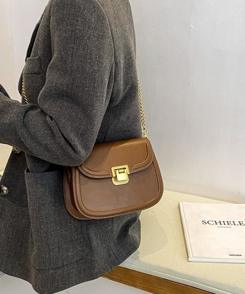 .KOM(ドットコム)の「『.kom/ドットケーオーエム』チェーンデザイン ミニショルダーバッグ(ショルダーバッグ・レディース・ダークブラウン/ブラック/ブラウン・FREE)」の11枚目の写真