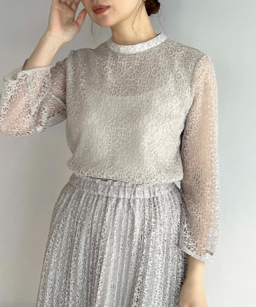 PICCIN(ピッチン)の「袖フレアアイリッシュレースブラウス(シャツ/ブラウス・レディース・ネイビー/グレイッシュベージュ・M)」の1枚目の写真