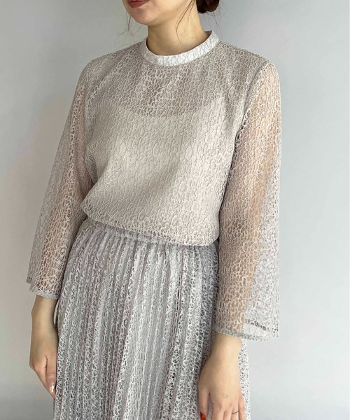 PICCIN(ピッチン)の「袖フレアアイリッシュレースブラウス(シャツ/ブラウス・レディース・ネイビー/グレイッシュベージュ・M)」の3枚目の写真