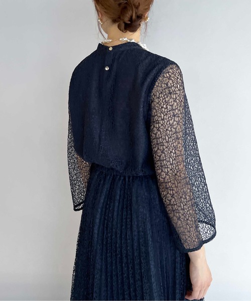 PICCIN(ピッチン)の「袖フレアアイリッシュレースブラウス(シャツ/ブラウス・レディース・ネイビー/グレイッシュベージュ・M)」の18枚目の写真