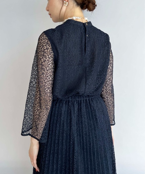 PICCIN(ピッチン)の「袖フレアアイリッシュレースブラウス(シャツ/ブラウス・レディース・ネイビー/グレイッシュベージュ・M)」の19枚目の写真