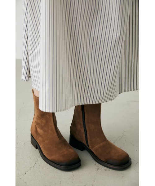 MOUSSY(マウジー)の「FLAT TOE SHORT ブーツ(ブーツ・レディース・ブラウン/ブラック・SMALL/LARGE/MEDIUM)」の1枚目の写真