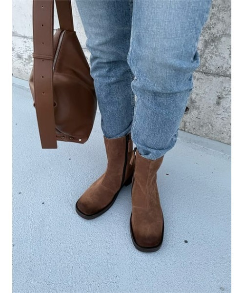 MOUSSY(マウジー)の「FLAT TOE SHORT ブーツ(ブーツ・レディース・ブラウン/ブラック・SMALL/LARGE/MEDIUM)」の6枚目の写真