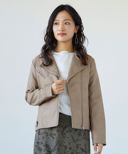 NICOLE white（ニコルホワイト）の「フェイクレザー ライダースジャケット【ダブル】（ライダースジャケット・レディース・ベージュ/ブラック/アッシュグレー・MEDIUM/LARGE）」の3枚目の写真