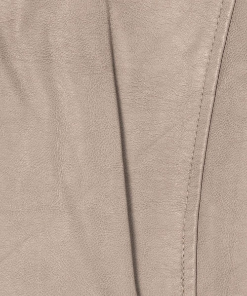 NICOLE white（ニコルホワイト）の「フェイクレザー ライダース